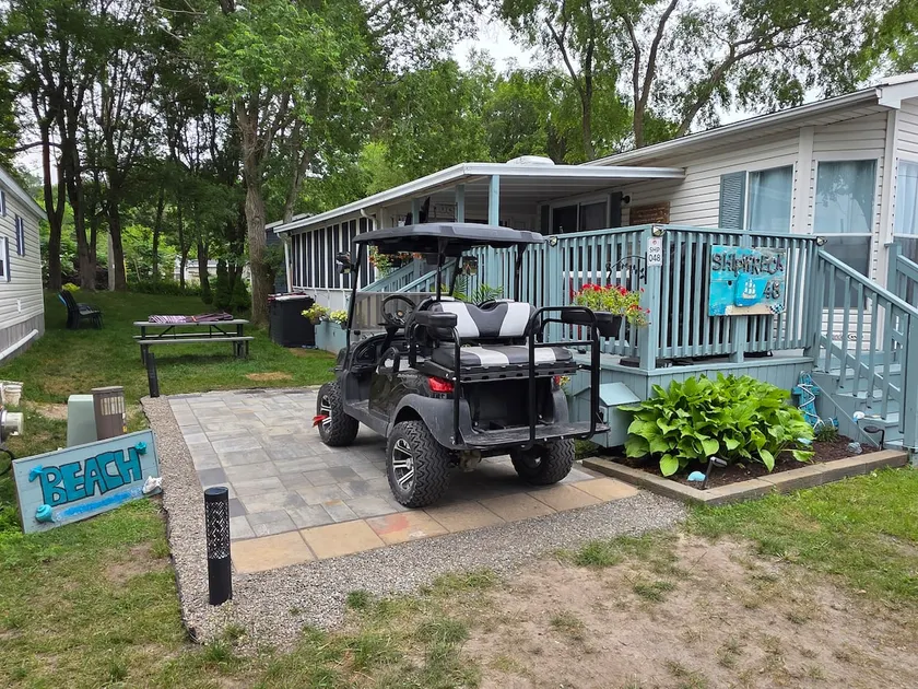Shipwreck getaway (golf cart included) - Image 1
