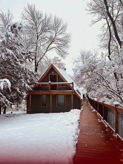 The Tree House-sleeps 10, Winter Fun! - Image 1