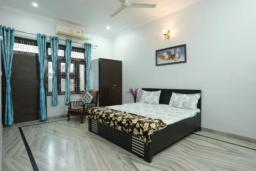 Homely Villa - Image 1