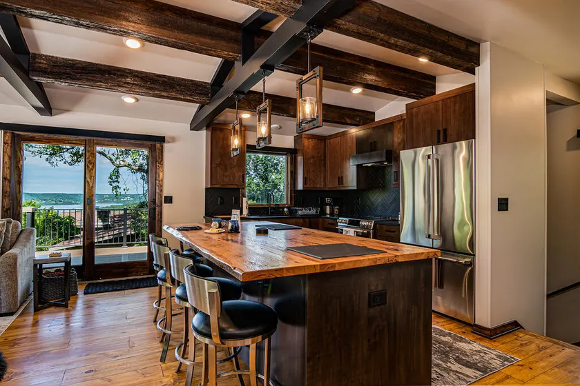 Near Big Cedar-Walkable Fun-Lake View-Hot Tub-Modern Luxury Decor-Free Attraction Tickets! - Image 1
