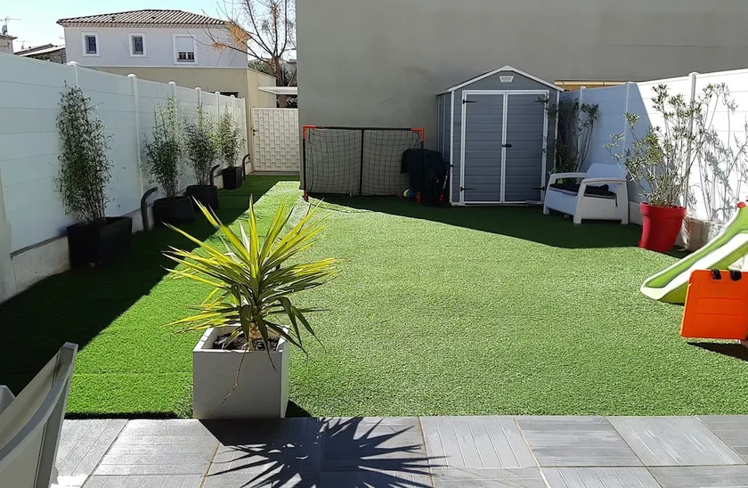 3-Bedroom House with Garden and View of the Aigues Mortes Canal - Image 1
