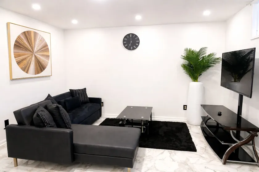 Private 2BR Near DC | Backyard & Fast WiFi - Image 1
