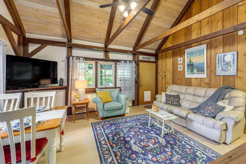 6 Mi to Grandfather Mtn: Lake Cottage w/ Deck - Image 1