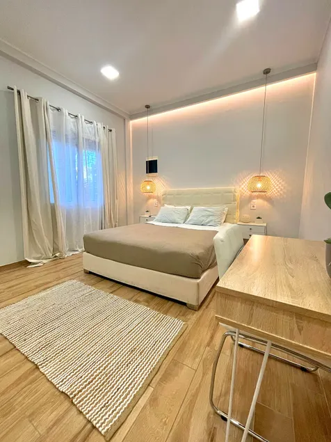 Elia Room & Garden - Image 1