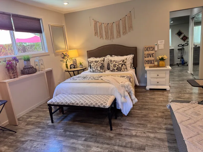 Tranquil Studio w/ private patio - Image 1