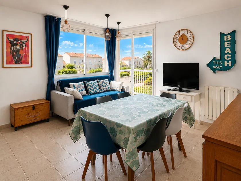 Brise Marine • A seaside stopover in Palavas - Image 1