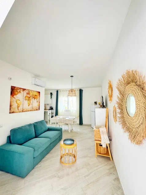 ”Vista Axul Apartments” with veranda and sea view - Image 1