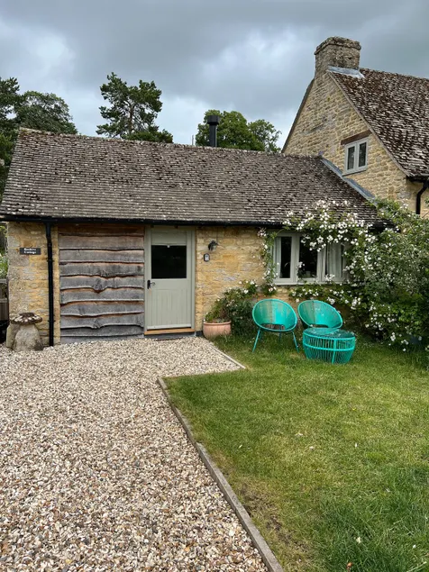 Cosy Cotswolds Self-Contained One Bedroom Cottage - Image 1