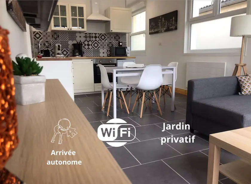 Apartment with garden - Image 1