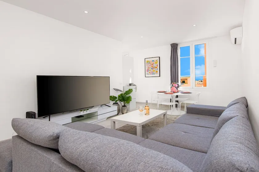 3-room Monaco with parking - Image 1