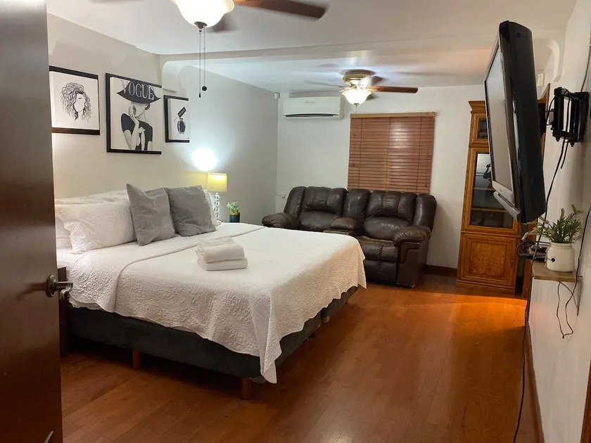 Entire house for 8 people with Wi-Fi - Image 1