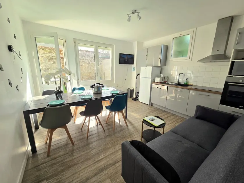 The T3 Star Bridge* 2 Bedrooms - Image 1