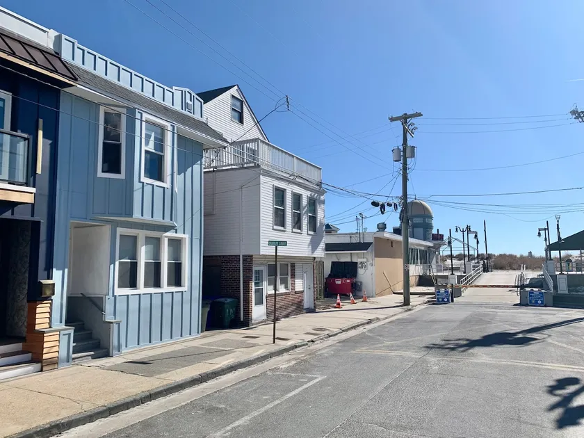 2nd House from the Beach/Boardwalk! Open Design Kitchen and Living Room Area! - Image 1