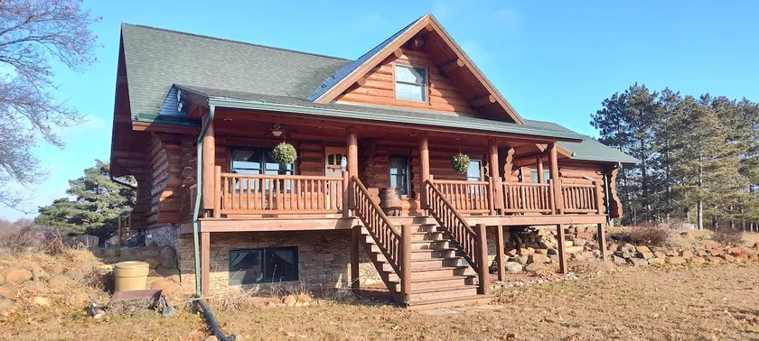 Northwoods Pine Haven - Log Cabin Lodge - Image 1