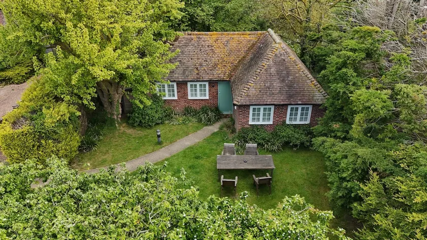 Rural Cottage in grounds of Grade II* Farmhouse - Image 1