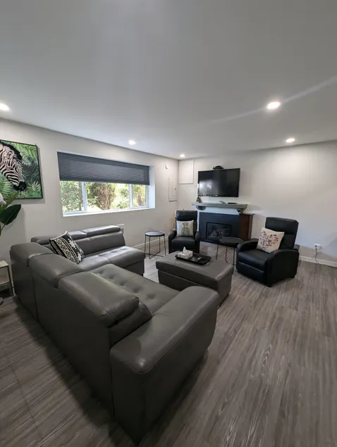 Beautiful private suite - Image 1