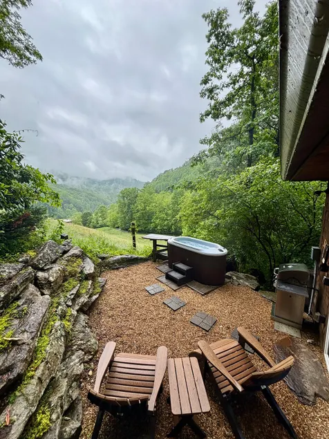 Ladybug Cottage - Image 1