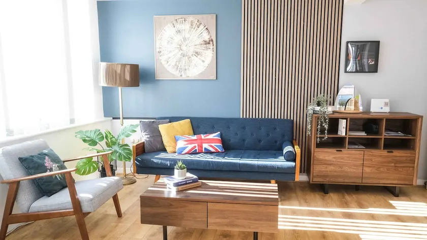 Co-op Live & City Chic: Spacious 2BR Balcony Flat - Image 1
