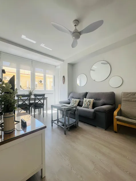 Central and bright apartment - Image 1