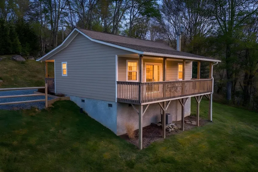 Apple Orchard 2BR | Views | EVCharger - Image 1