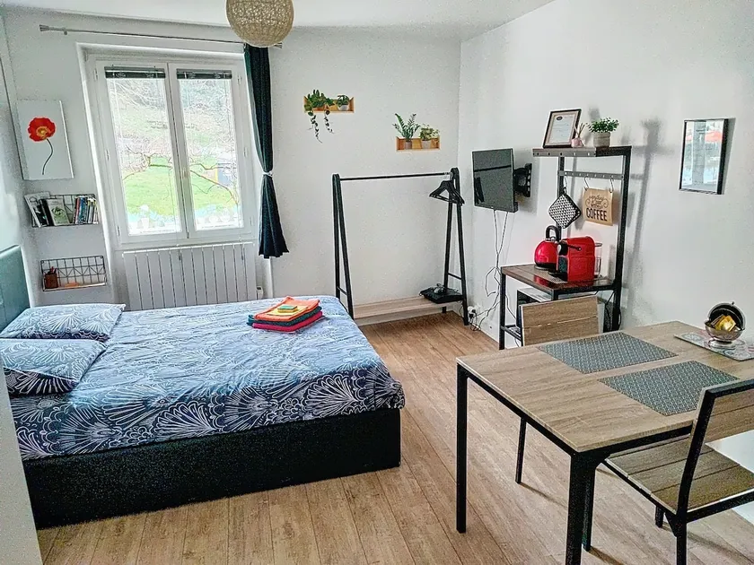 Quiet and cozy studio downtown Bougival - Image 1