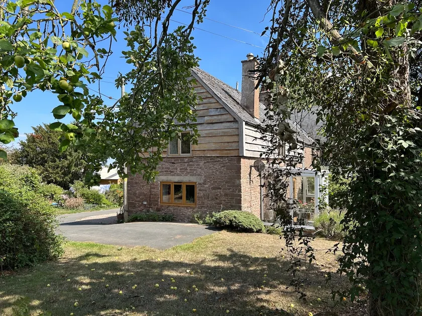 The Granary, spacious comfortable cottage for two. - Image 1