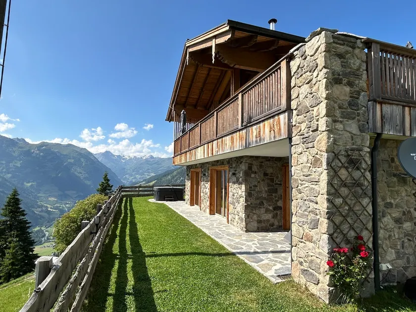 Exclusive Mountain Chalet with Hot Tub & Sauna - Image 1