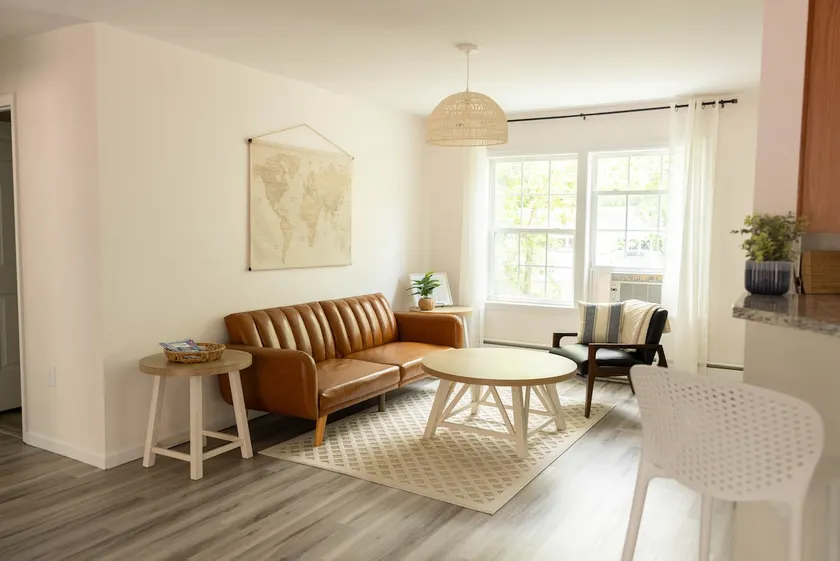 Downtown Alex Bay home- Newly Renovated! - Image 1