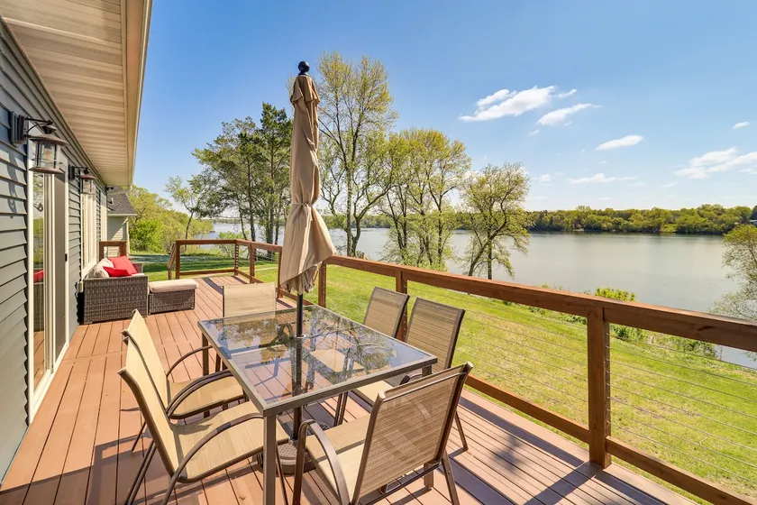 Spacious 6BR Lake Victoria Retreat w/ Private Dock - Image 1