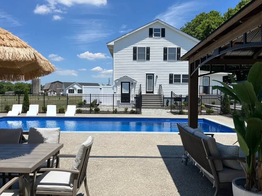 The Hidden Gem•Heated pool•Pickleball Court - Image 1
