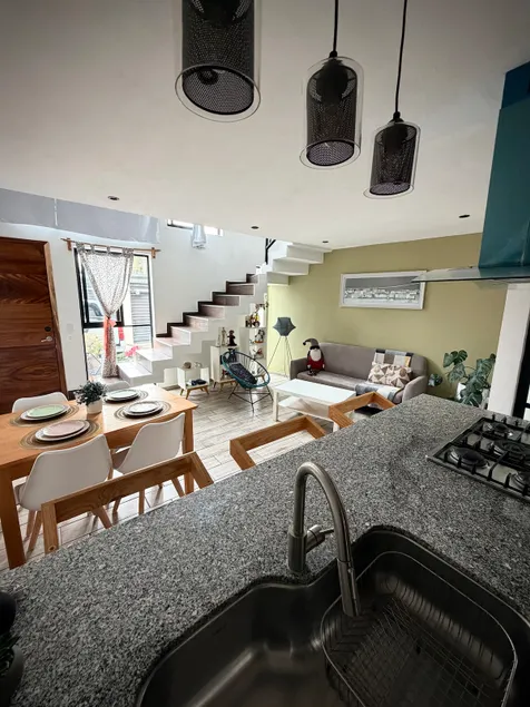 Beautiful apartment with parking - Image 1