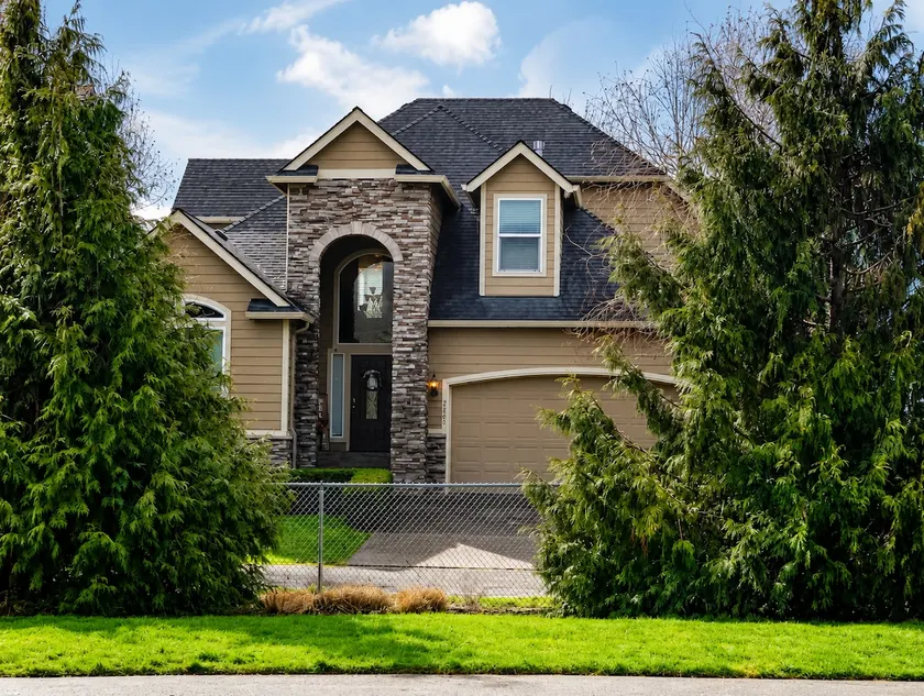 Parkside Retreat with Yard & BBQ, Family-friendly - Image 1