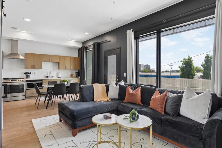 GULCH Condo with Pool, Gym, Private Patio & Garage - Image 1
