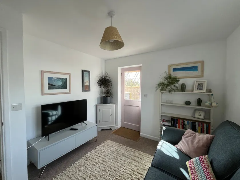 Annex 3 minutes walk from Croyde beach - Image 1