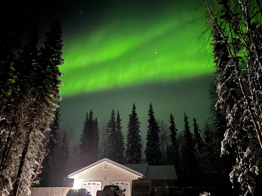Borealis Abode: Abundant Amenities; Private Hot Tub, Pool Table, and King Bed - Image 1