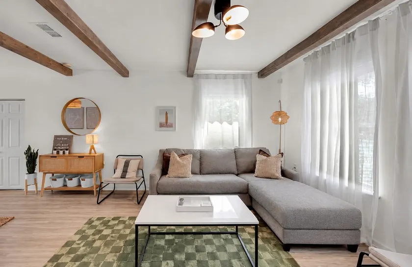 {Hidden Gem} Beach Home Blocks from Ocean +6 Bikes - Image 1