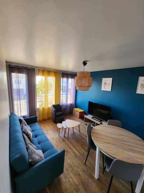 Cozy accommodation and small garden in the heart of Oradour. - Image 1