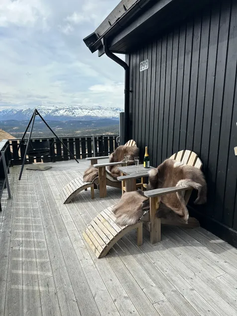 Family-friendly cottage with a stunning view! - Image 1