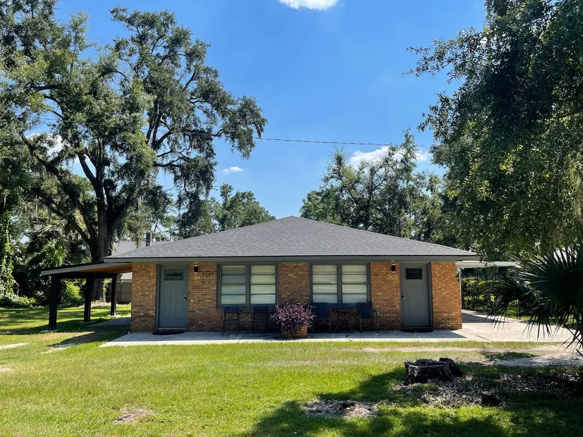 Brookwood Bungalow 2 - Image 1