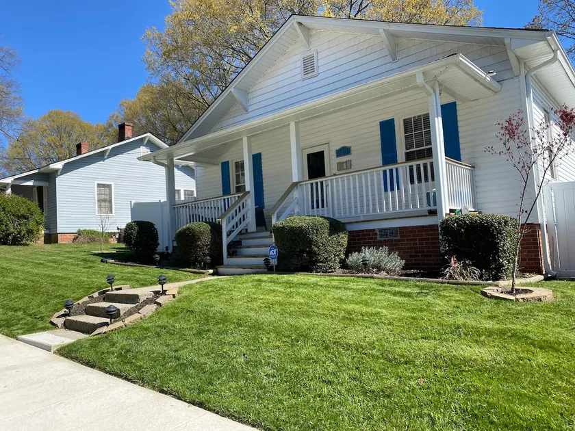 Classic Two Bedroom Bungalow - Image 1