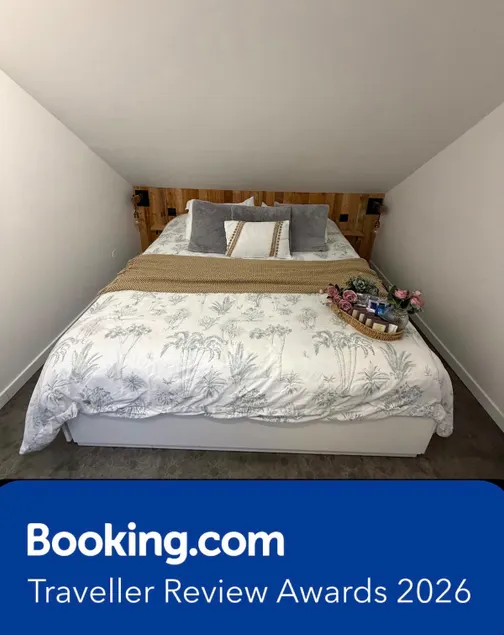 15 min Disney | Private Parking | Self Check-in - Image 1