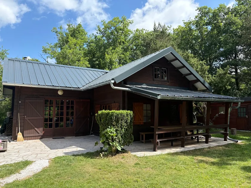 Cozy secluded cottage with fireplace - Image 1