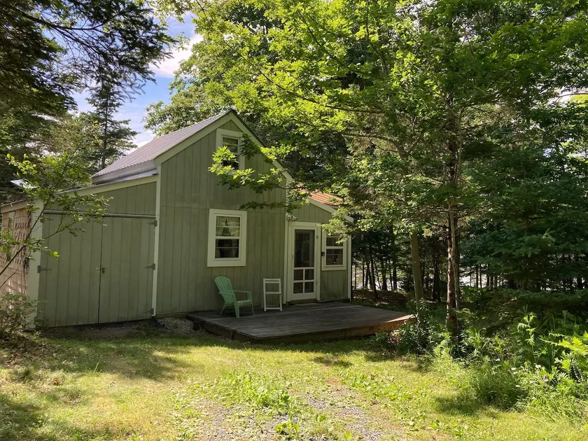 Cozy complete camp on cove Perfect for couple - Image 1
