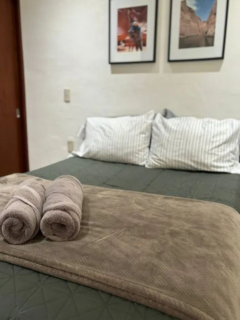 Cozy Apartment with Private Parking - Image 1