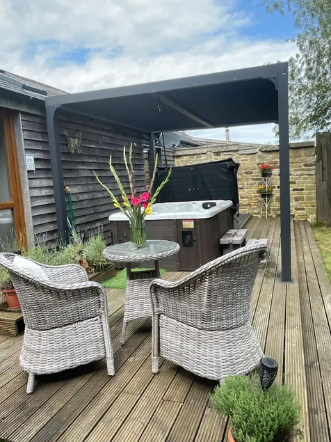 The cottage a country retreat hot tub Two bedroom - Image 1
