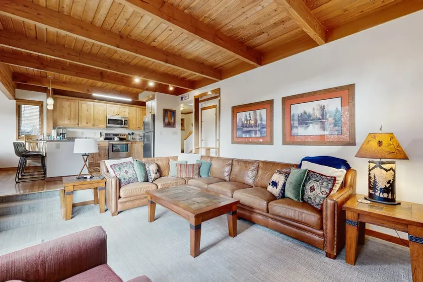 Open 4BR Mountainview | Balcony | Pool - Image 1