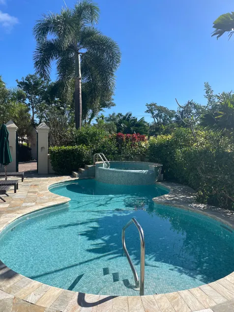Mullins Bay Villas - Image 1