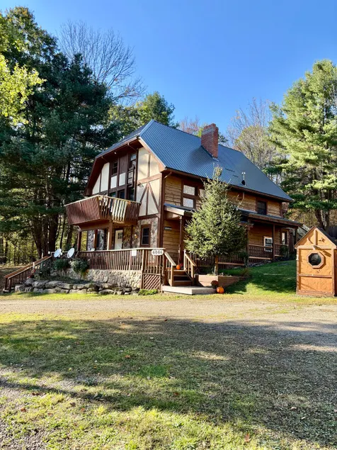 Spacious & Beautiful 8 Bdrm Chalet Set Up For Large Group Entertaining! - Image 1