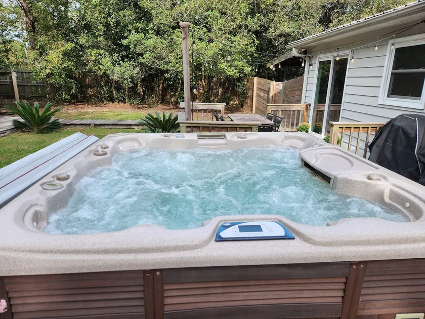Laid back pet friendly home near downtown & beach - Image 1