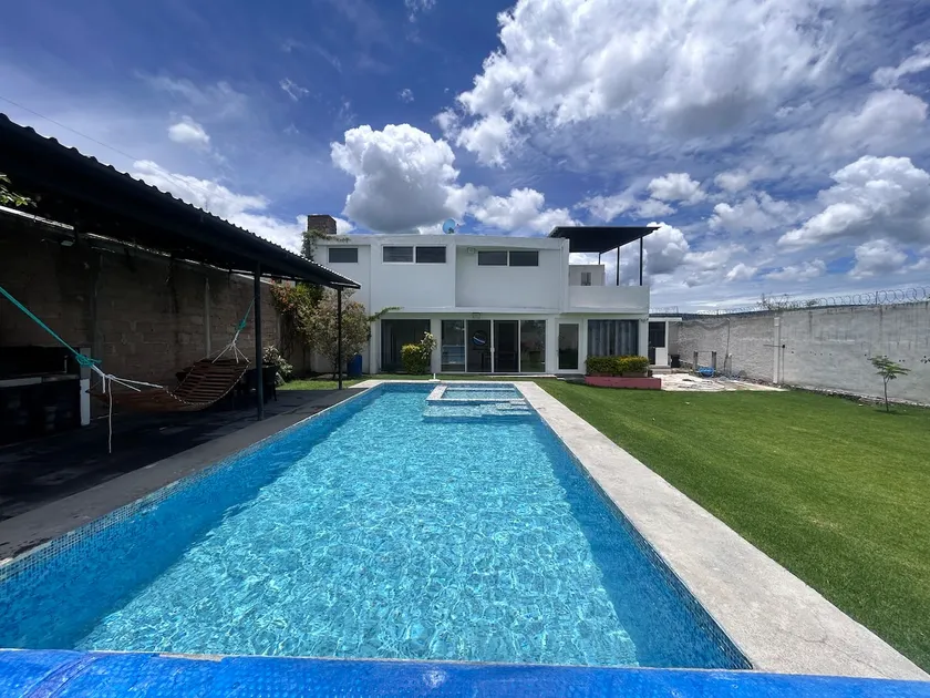 Casa Blanca Atlixco Heated pool Barbecue grill - Image 1